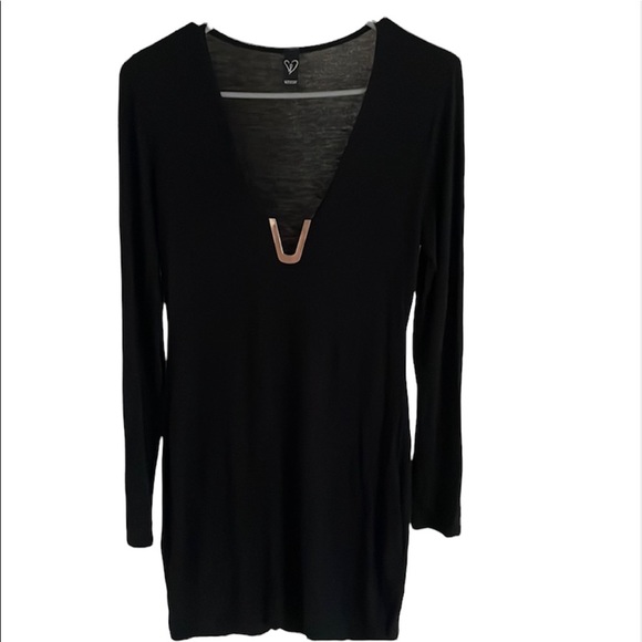 Windsor Dresses & Skirts - Windsor Long Sleeve Black Dress with Gold V Neck Detail